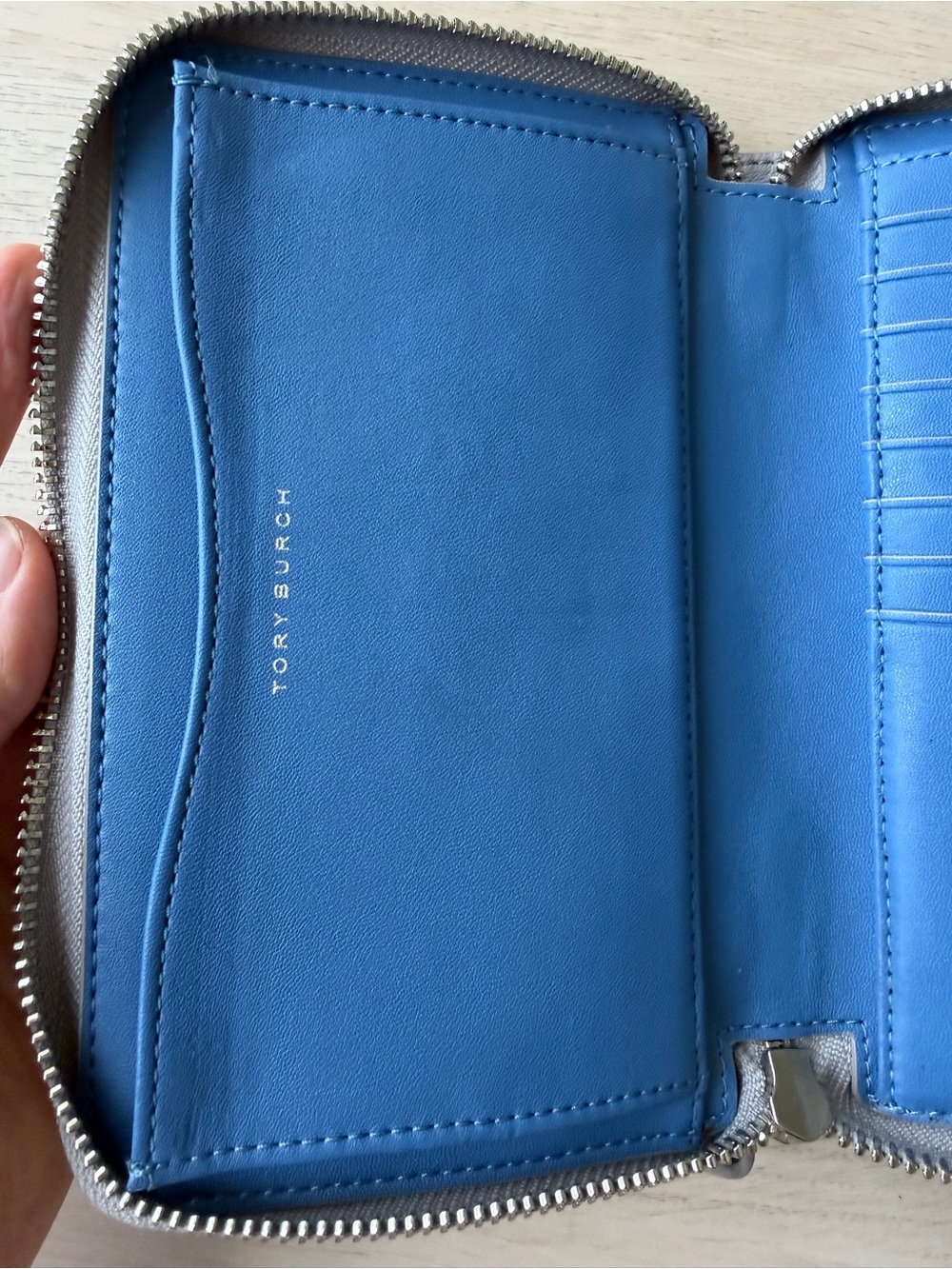 Tory Burch Limited Edition Elephant Zip Wallet Wristlet Leather French Gray 2017 - Picture 9 of 16